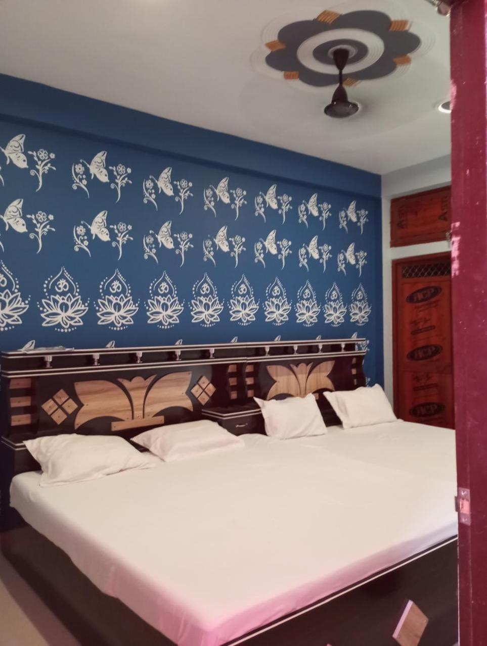 Shiv Niketan Guest House 200Mtr From Shri Ram Mandir Ayodhya Экстерьер фото